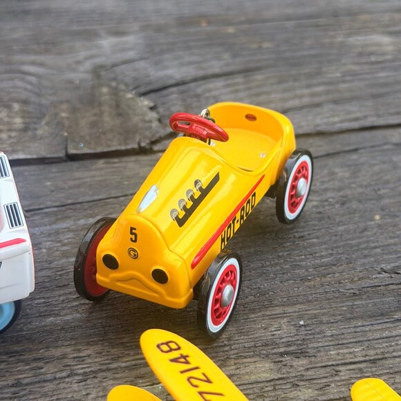 Vintage Hallmark Ornaments Lot Hot Rod Car Jolly Roger Boat Lionel Train Plane - Picture 8 of 10